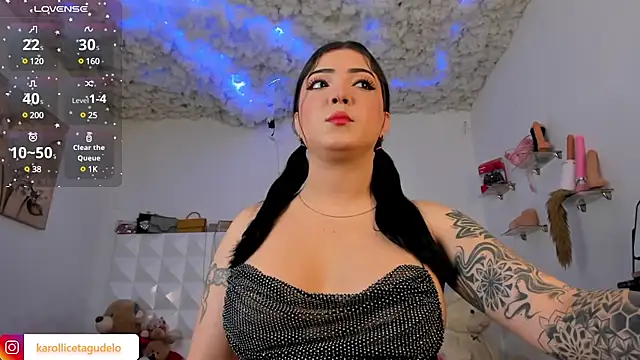 Snapshot of Karol_Green_Motorcycle chatting on December 21, 2024, 7:03 am Karol Green Motorcycle online show from December 21, 2024, 7:03 am