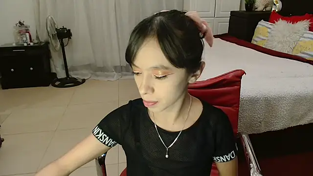 MINI Petite online show from January 3, 2025, 10:51 pm