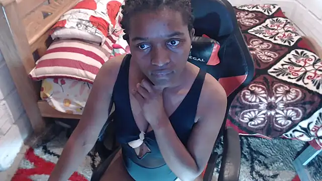 Snapshot of sexyjustin202 chatting on December 5, 2024, 2:53 am sexyjustin202 online show from December 5, 2024, 2:53 am