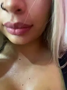 Snapshot of perla_kem_ chatting on December 11, 2024, 1:58 am perla kem online show from December 11, 2024, 1:58 am