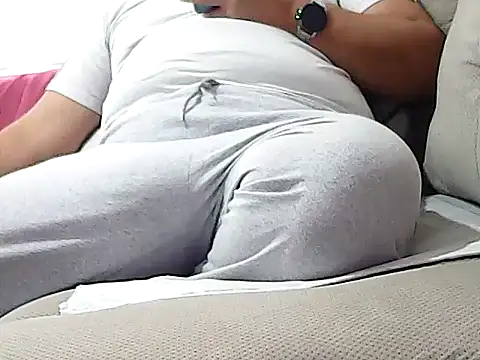 trucker8282 online show from January 5, 2025, 11:37 am