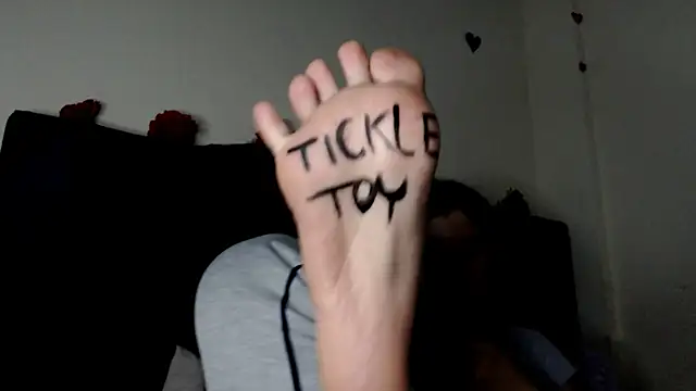 Snapshot of Meghan320 chatting on March 22, 2025, 5:06 am Meghan320 online show from March 22, 2025, 5:06 am