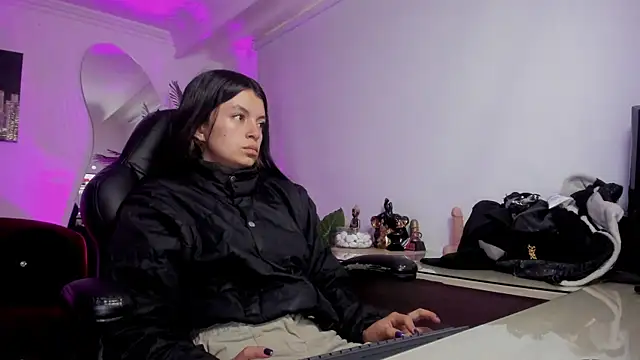 Snapshot of Meghan320 chatting on October 29, 2025, 11:34 am Meghan320 online show from October 29, 2025, 11:34 am