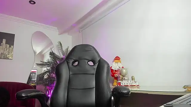 Snapshot of Meghan320 chatting on November 29, 2025, 11:46 am Meghan320 online show from November 29, 2025, 11:46 am