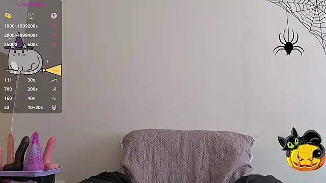 Snapshot of MaryHillx chatting on October 23, 2025, 8:24 am MaryHillx online show from October 23, 2025, 8:24 am