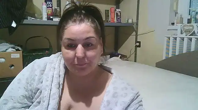 Snapshot of Mileva88 chatting on January 6, 2025, 2:03 pm Mileva88 online show from January 6, 2025, 2:03 pm