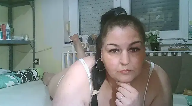 Snapshot of Mileva88 chatting on January 31, 2025, 7:51 pm Mileva88 online show from January 31, 2025, 7:51 pm