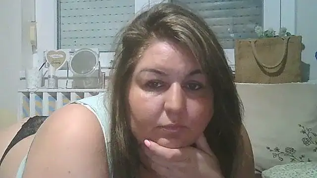 Snapshot of Mileva88 chatting on September 18, 2025, 6:10 pm Mileva88 online show from September 18, 2025, 6:10 pm