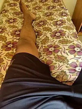 Snapshot of Mallupaiyanaachu chatting on December 17, 2025, 2:28 am Mallupaiyanaachu online show from December 17, 2025, 2:28 am