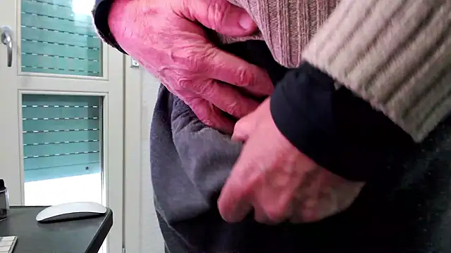 Snapshot of Unicum900 chatting on December 22, 2024, 9:44 am Unicum900 online show from December 22, 2024, 9:44 am