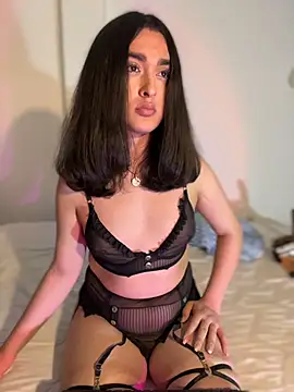 MiahWindsor online show from December 5, 2025, 7:06 am