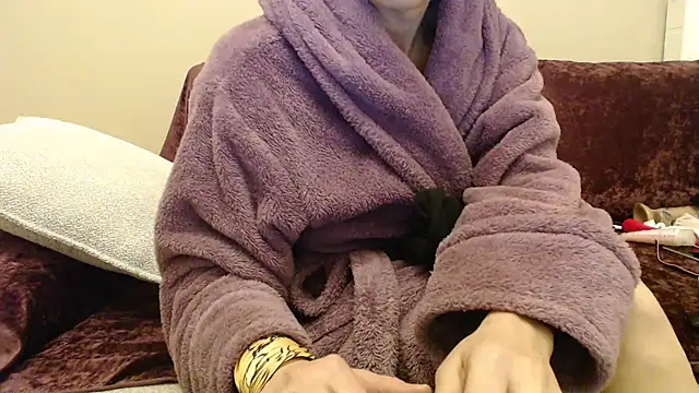 Snapshot of Galadriel chatting on March 8, 2025, 6:05 pm Galadriel online show from March 8, 2025, 6:05 pm