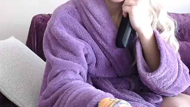 Snapshot of Galadriel chatting on March 9, 2025, 11:47 am Galadriel online show from March 9, 2025, 11:47 am