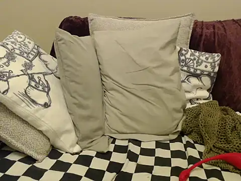 Snapshot of Galadriel chatting on September 11, 2025, 5:13 pm Galadriel online show from September 11, 2025, 5:13 pm