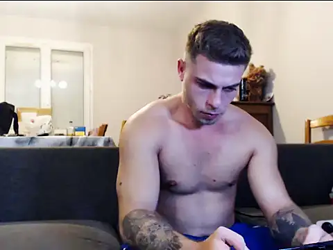 Elkafit28 online show from April 5, 2026, 8:39 pm