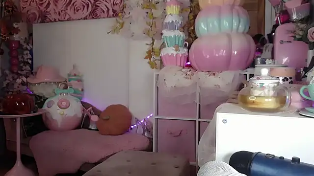 elyink online show from December 1, 2025, 12:43 pm