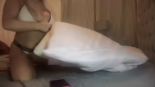 Bustyblondebabe32 online show from March 12, 2026, 9:10 pm