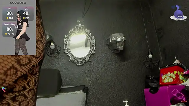 hazel milf online show from December 5, 2025, 11:52 am