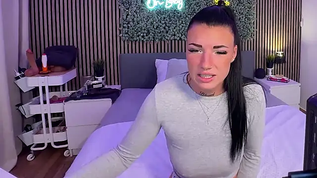 LizaRoxx online show from January 7, 2026, 9:28 pm