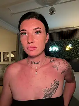 LizaRoxx online show from July 14, 2026, 9:53 pm