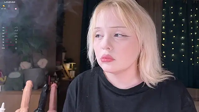 LisaLaas online show from January 13, 2026, 1:49 pm