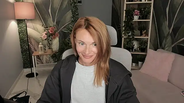 MistyBarnes online show from September 14, 2025, 2:38 pm