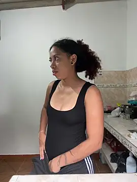 Miley and Vash online show from January 5, 2025, 9:14 pm