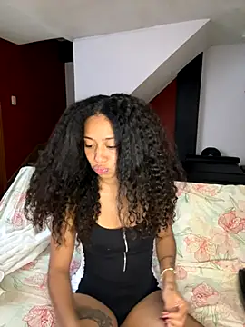 Miley and Vash online show from December 5, 2025, 9:00 pm