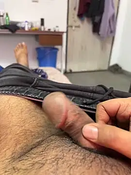 Snapshot of Mushroomhead69 chatting on February 13, 2025, 7:24 am Mushroomhead69 online show from February 13, 2025, 7:24 am