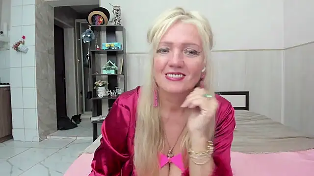 Snapshot of TrueFoxyyy chatting on October 11, 2025, 2:15 pm TrueFoxyyy online show from October 11, 2025, 2:15 pm