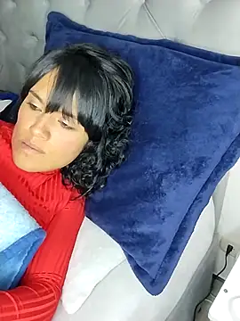 zhayra rose online show from March 16, 2025, 6:31 am