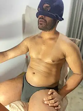 Snapshot of Lahirumadu2 chatting on February 25, 2026, 5:00 pm Lahirumadu2 online show from February 25, 2026, 5:00 pm