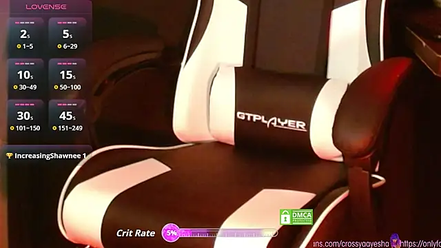 CrossyAayesha online show from November 1, 2025, 2:52 pm