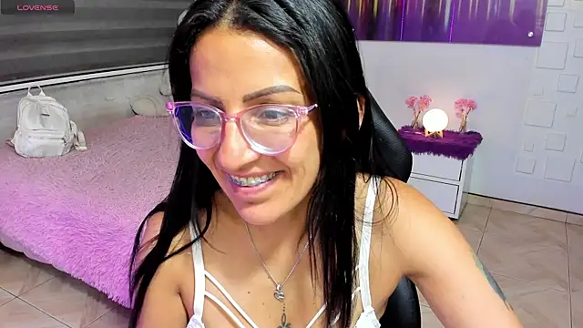 alma blue online show from June 3, 2026, 11:21 pm