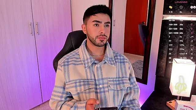 Snapshot of ItsMeEros chatting on January 3, 2025, 9:15 pm ItsMeEros online show from January 3, 2025, 9:15 pm