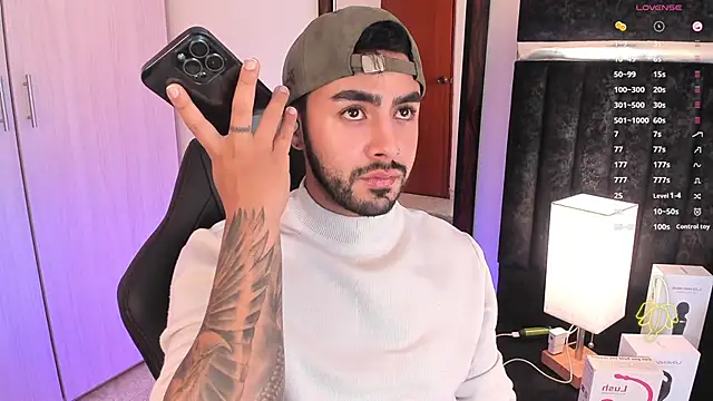 Snapshot of ItsMeEros chatting on January 9, 2025, 10:09 pm ItsMeEros online show from January 9, 2025, 10:09 pm