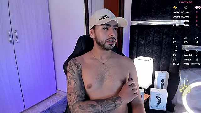 Snapshot of ItsMeEros chatting on January 22, 2025, 8:38 pm ItsMeEros online show from January 22, 2025, 8:38 pm