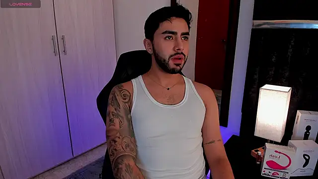 Snapshot of ItsMeEros chatting on January 27, 2025, 9:55 pm ItsMeEros online show from January 27, 2025, 9:55 pm