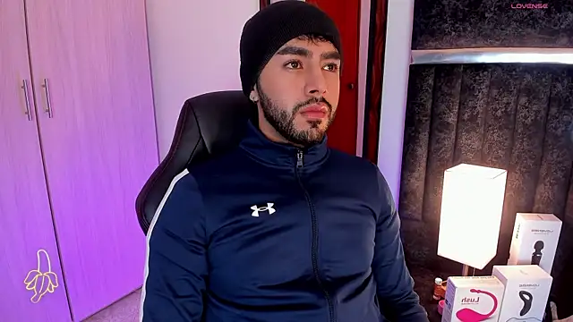 Snapshot of ItsMeEros chatting on February 11, 2025, 9:14 pm ItsMeEros online show from February 11, 2025, 9:14 pm