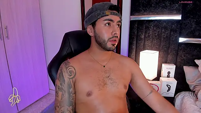 Snapshot of ItsMeEros chatting on February 14, 2025, 2:18 am ItsMeEros online show from February 14, 2025, 2:18 am