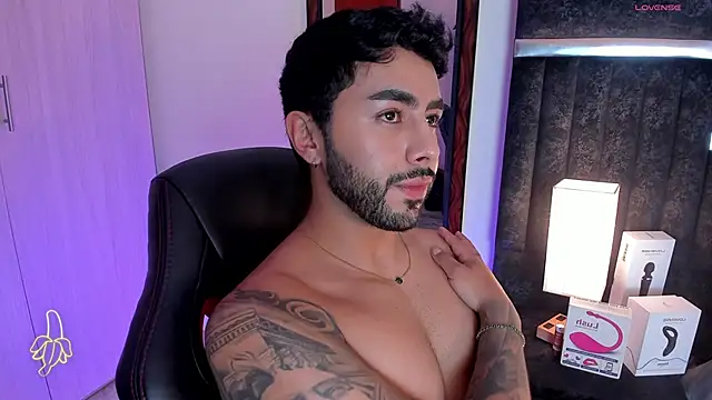 Snapshot of ItsMeEros chatting on February 20, 2025, 1:03 am ItsMeEros online show from February 20, 2025, 1:03 am