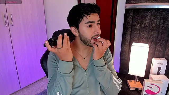 Snapshot of ItsMeEros chatting on February 23, 2025, 9:16 pm ItsMeEros online show from February 23, 2025, 9:16 pm