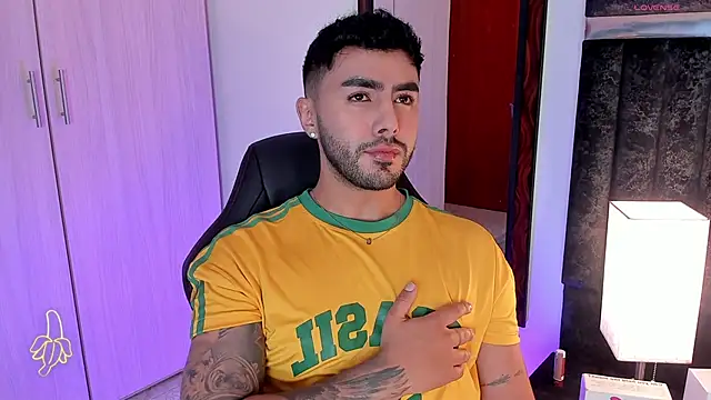 Snapshot of ItsMeEros chatting on March 2, 2025, 9:54 pm ItsMeEros online show from March 2, 2025, 9:54 pm