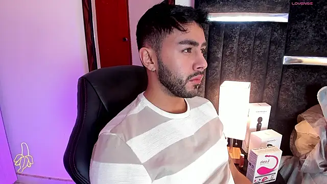 Snapshot of ItsMeEros chatting on March 7, 2025, 10:21 pm ItsMeEros online show from March 7, 2025, 10:21 pm