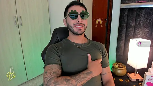 Snapshot of ItsMeEros chatting on March 14, 2025, 10:27 pm ItsMeEros online show from March 14, 2025, 10:27 pm