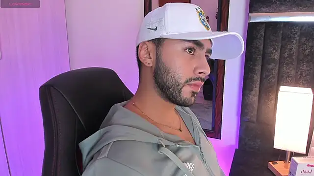 Snapshot of ItsMeEros chatting on March 19, 2025, 11:14 pm ItsMeEros online show from March 19, 2025, 11:14 pm