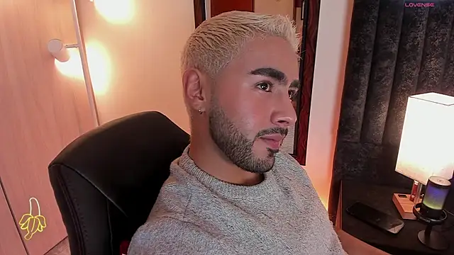 Snapshot of ItsMeEros chatting on September 8, 2025, 11:59 pm ItsMeEros online show from September 8, 2025, 11:59 pm