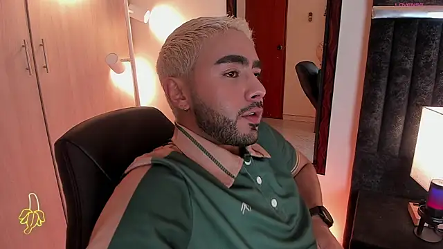 Snapshot of ItsMeEros chatting on September 9, 2025, 11:15 pm ItsMeEros online show from September 9, 2025, 11:15 pm