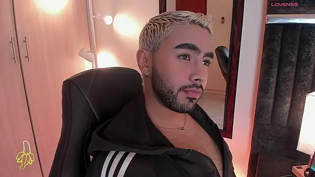 Snapshot of ItsMeEros chatting on September 22, 2025, 10:01 pm ItsMeEros online show from September 22, 2025, 10:01 pm