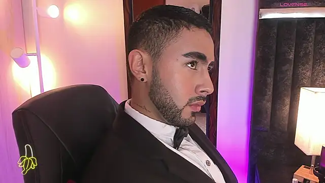 Snapshot of ItsMeEros chatting on November 14, 2025, 11:35 pm ItsMeEros online show from November 14, 2025, 11:35 pm